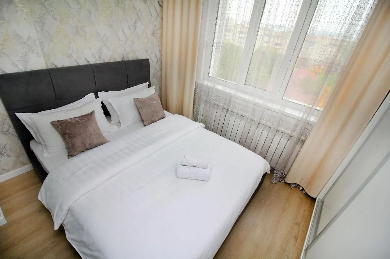 Светлая Студия В Молодежке Almatý Apartamento